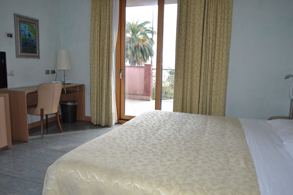 Classic Triple Room, 1 Bedroom photo 3