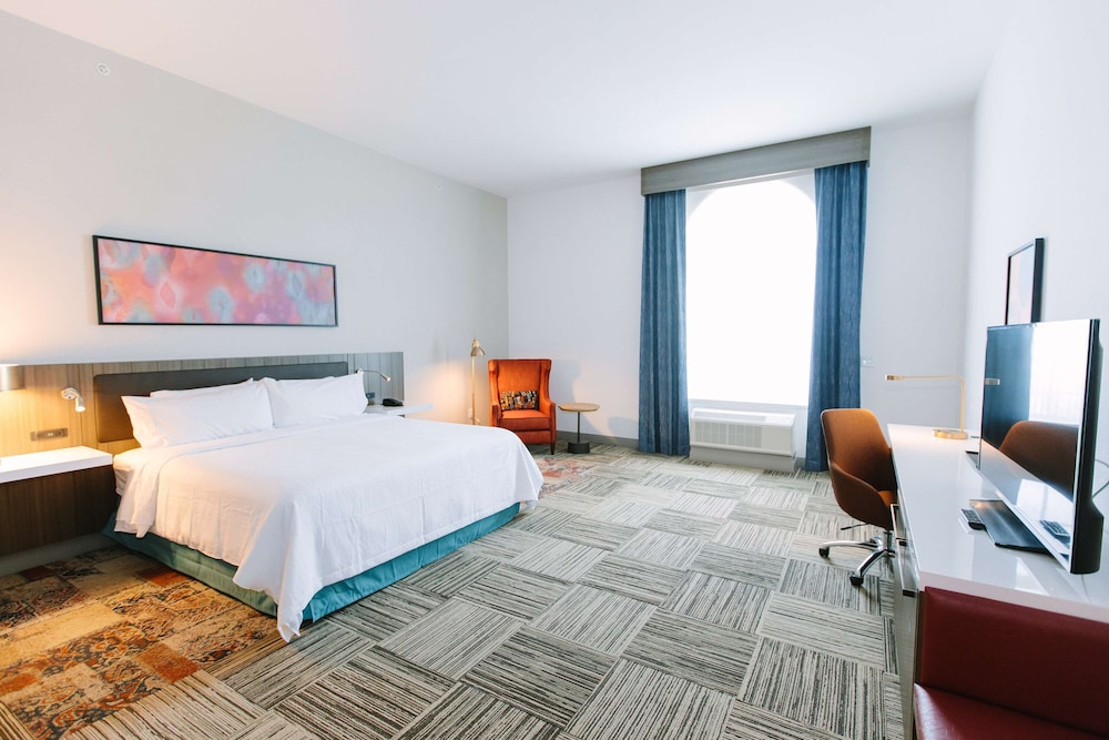 Room, 2 Queen Beds, Accessible (Roll-In Shower)