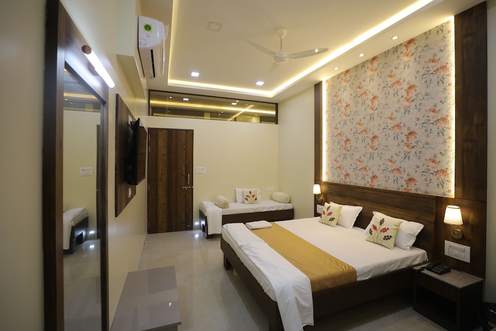 Superior Triple Room, Private Bathroom