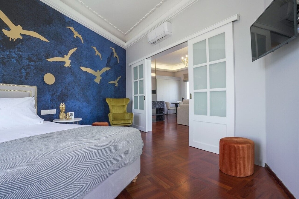 Athina Suite photo 3