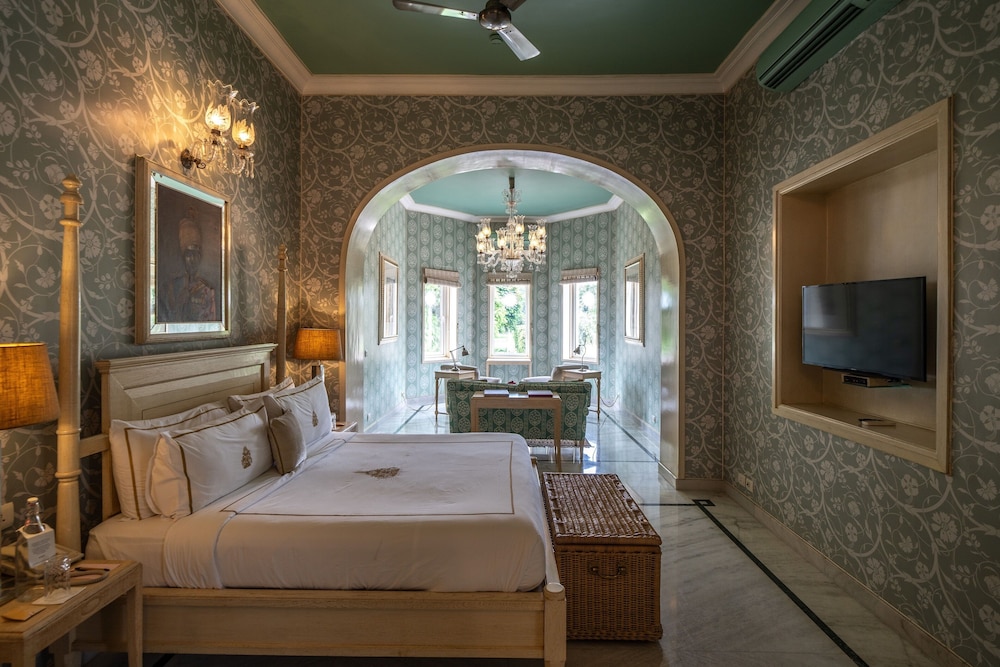 Queen Elizabeth II Suite