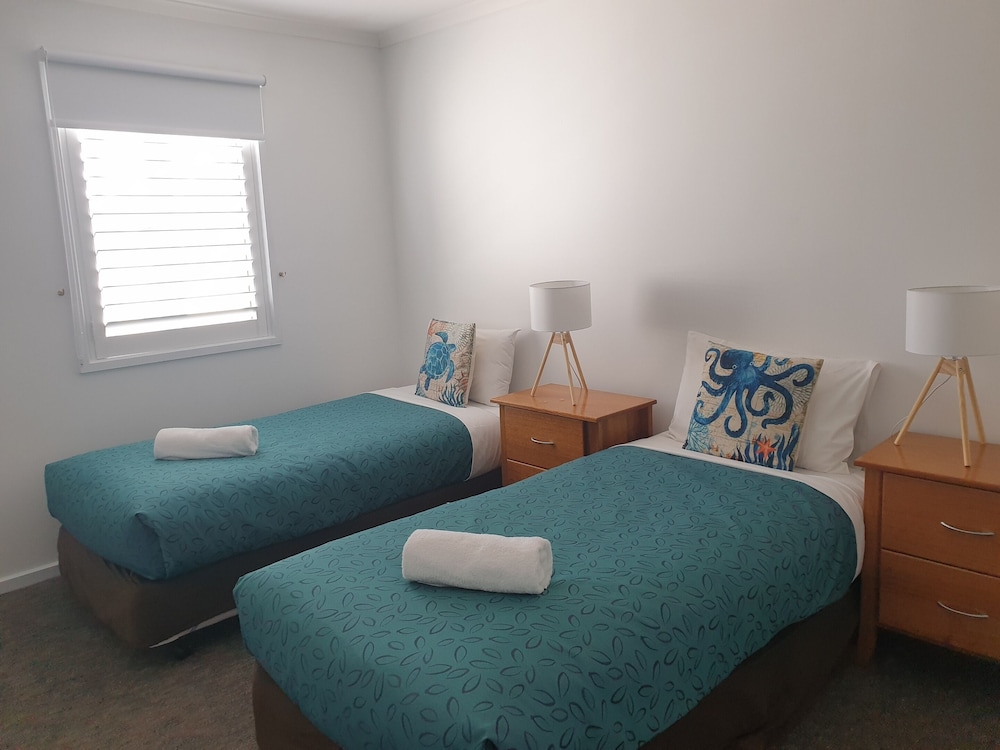 Suite, Multiple Beds, Non Smoking photo 2