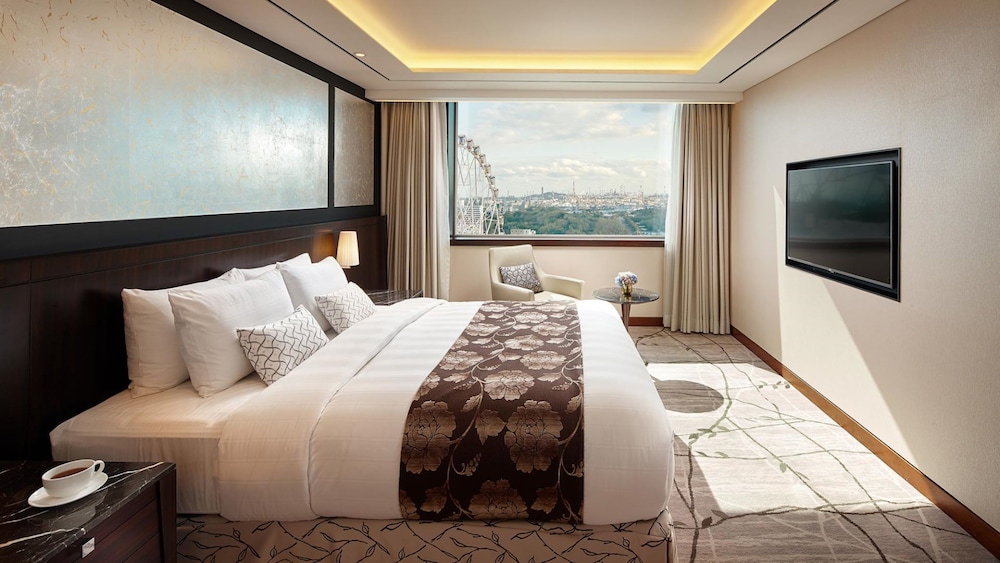 Deluxe Suite Double (Club Access For 2) - Photo 1