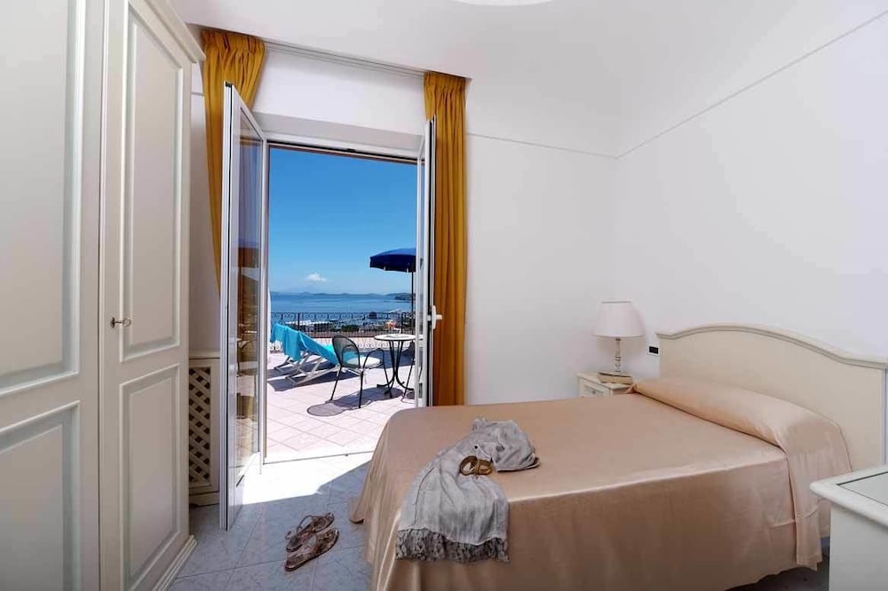 Superior Double Room, Terrace, Sea View photo 1