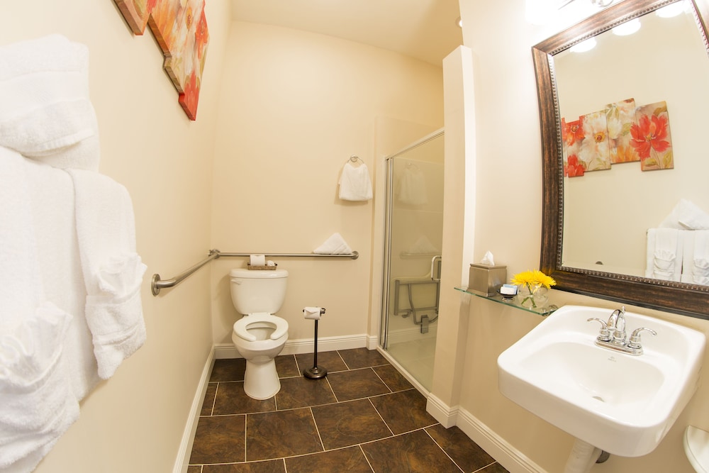 Deluxe Room, 1 Queen Bed, Accessible (Della) photo 3