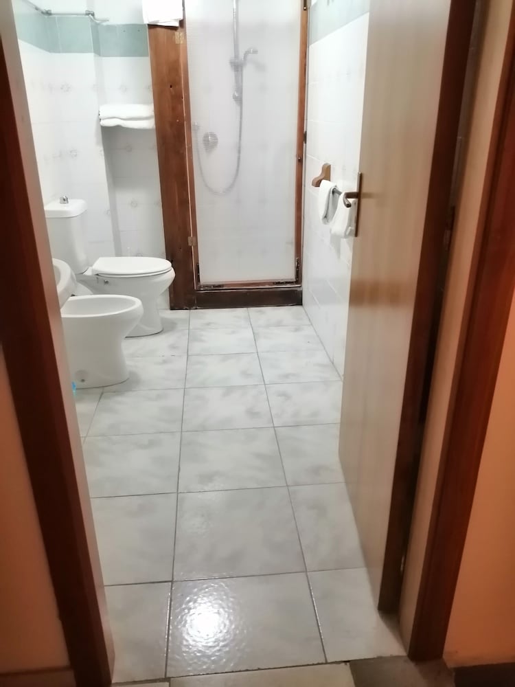 Triple Room (Breakfast Excluded) with Private Bathroom photo 3
