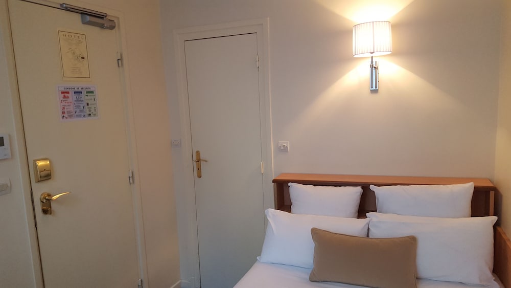 Standard Single Room, 1 Large Twin Bed photo 3