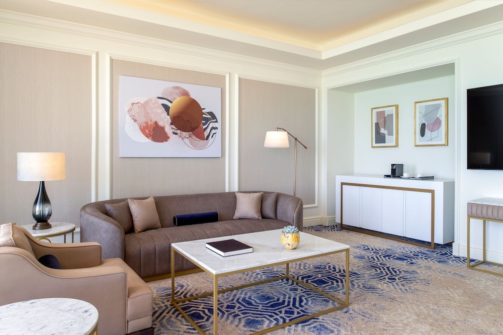 Empire Suite - Photo 6