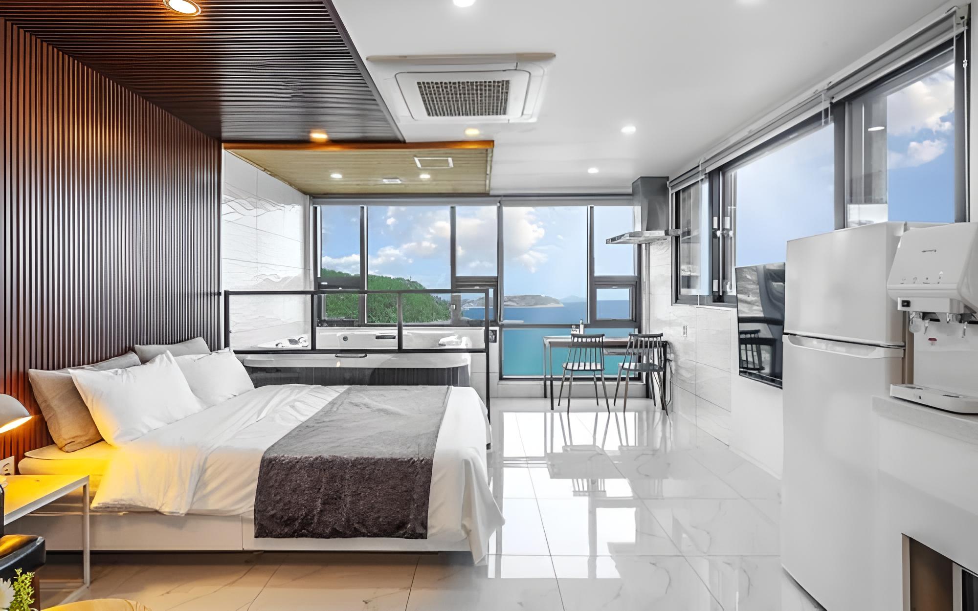 Room (B-202 (jet spa)) - Photo 7