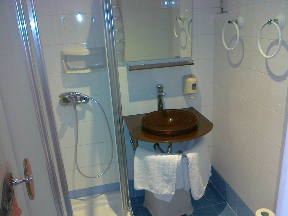 Double or Twin Room photo 3