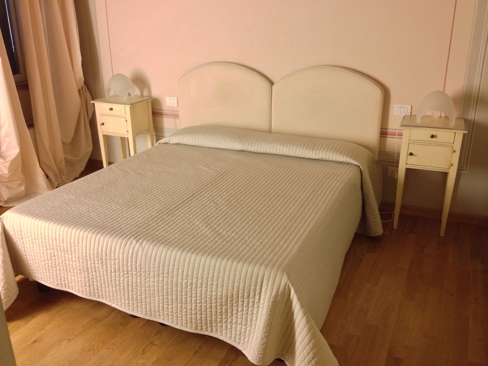 Superior Double Room, Jetted Tub