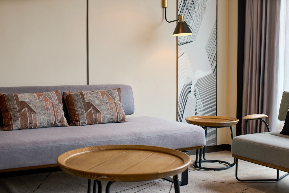 Club Suite, 1 Bedroom thumbnail 5