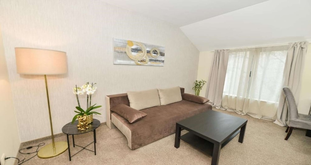 Suite, 1 King Bed, Non Smoking - Photo 5