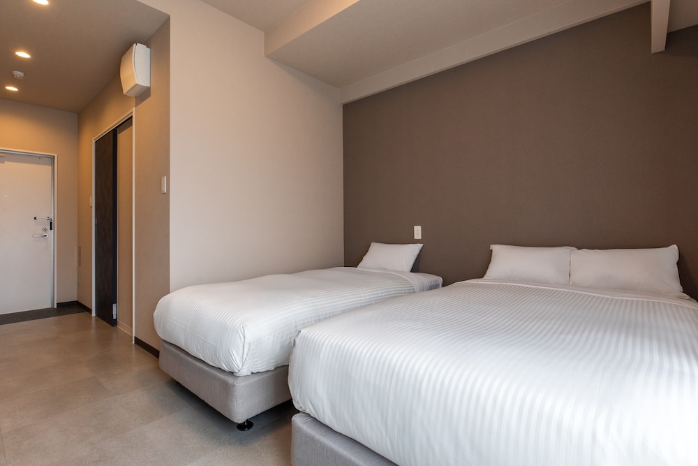 Standard Twin Room - Photo 11