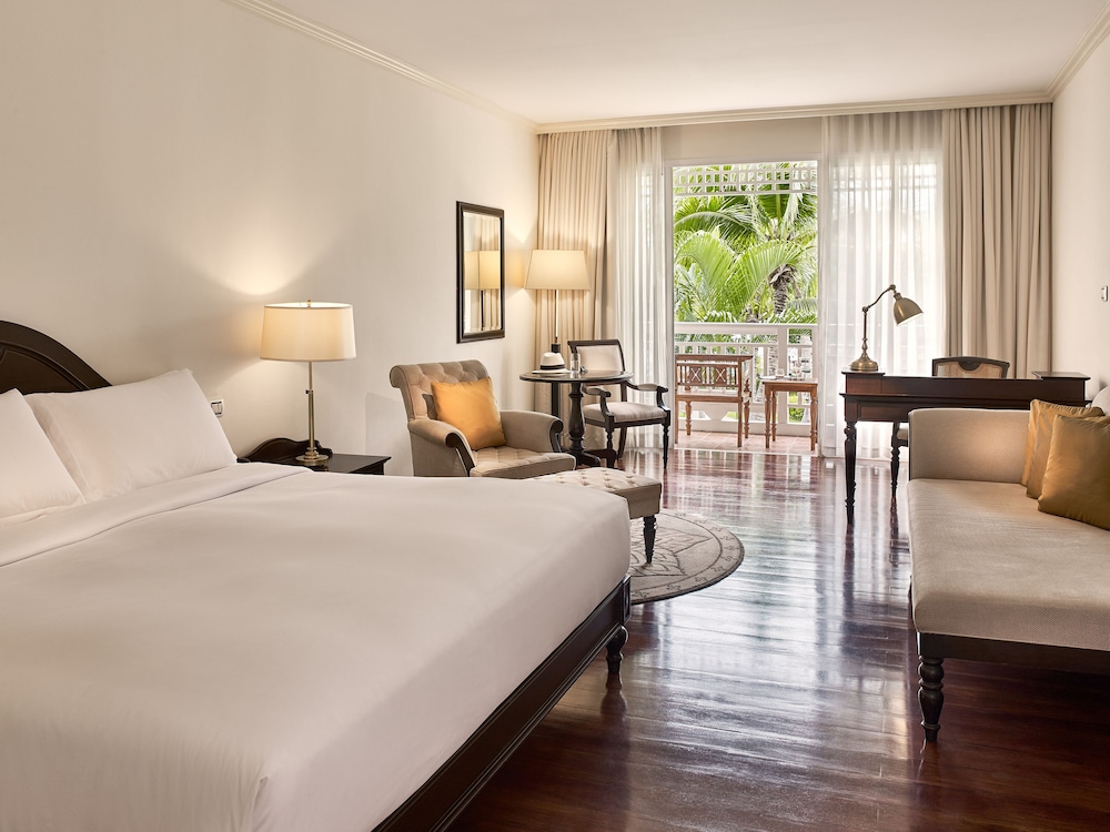 Luxury Room, 1 King Bed (Pool and Garden View) - Photo 2