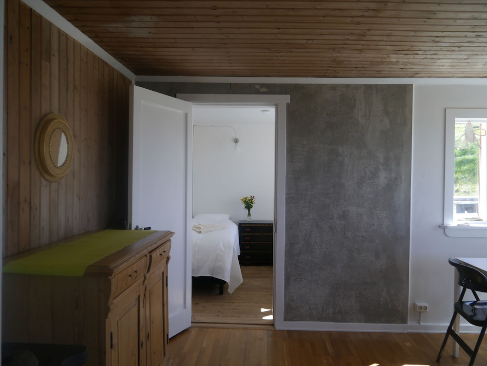 Classic Double or Twin Room, Shared Bathroom, Ocean View (Shared Kitchen) photo 3