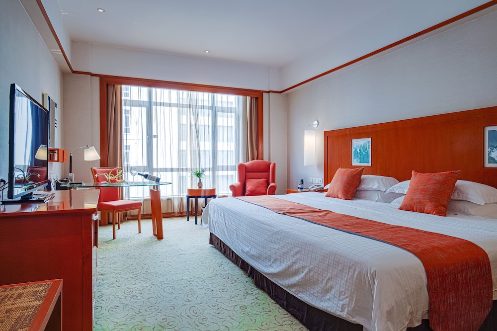 Superior Room, 1 King Bed - Photo 3