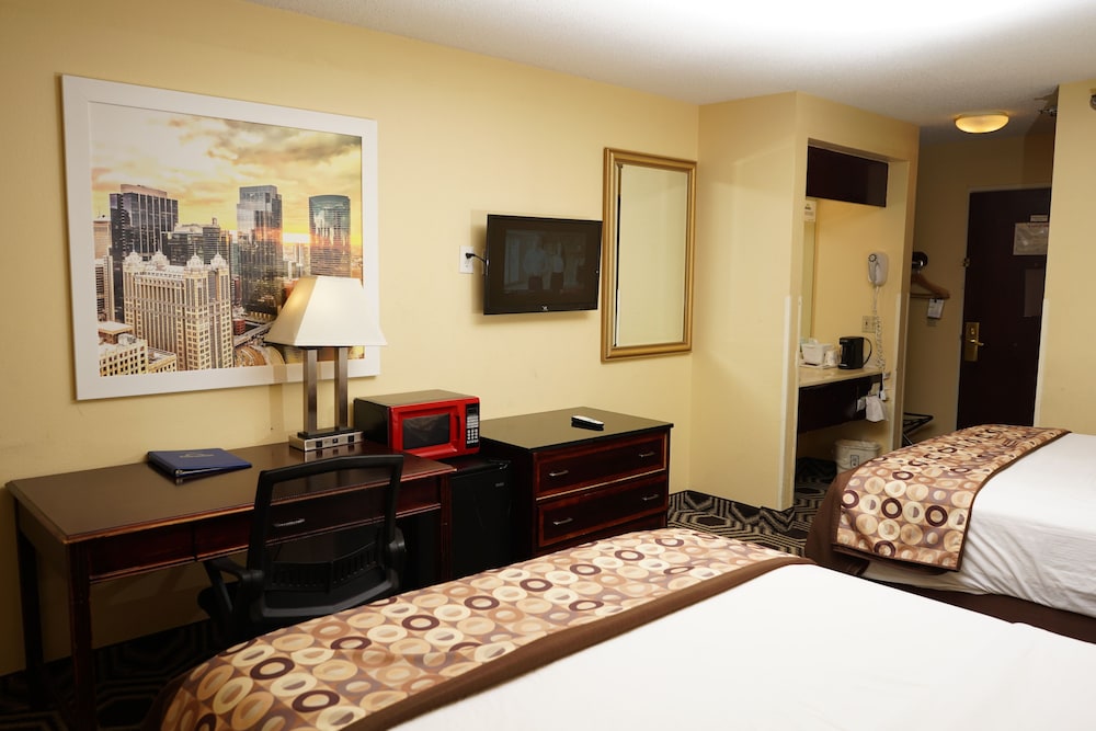Standard Room, 1 King Bed, Non Smoking - Photo 6