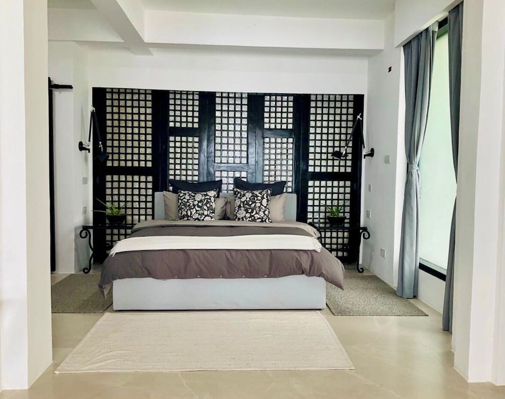 Luxury Villa photo 2