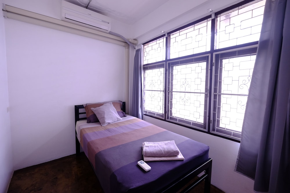 Single Room with Shared Bathroom