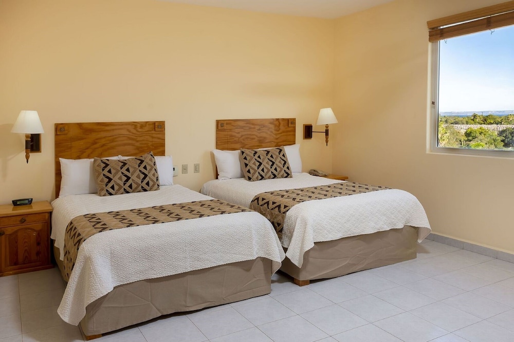 Three Bedroom Penthouse - Photo 3