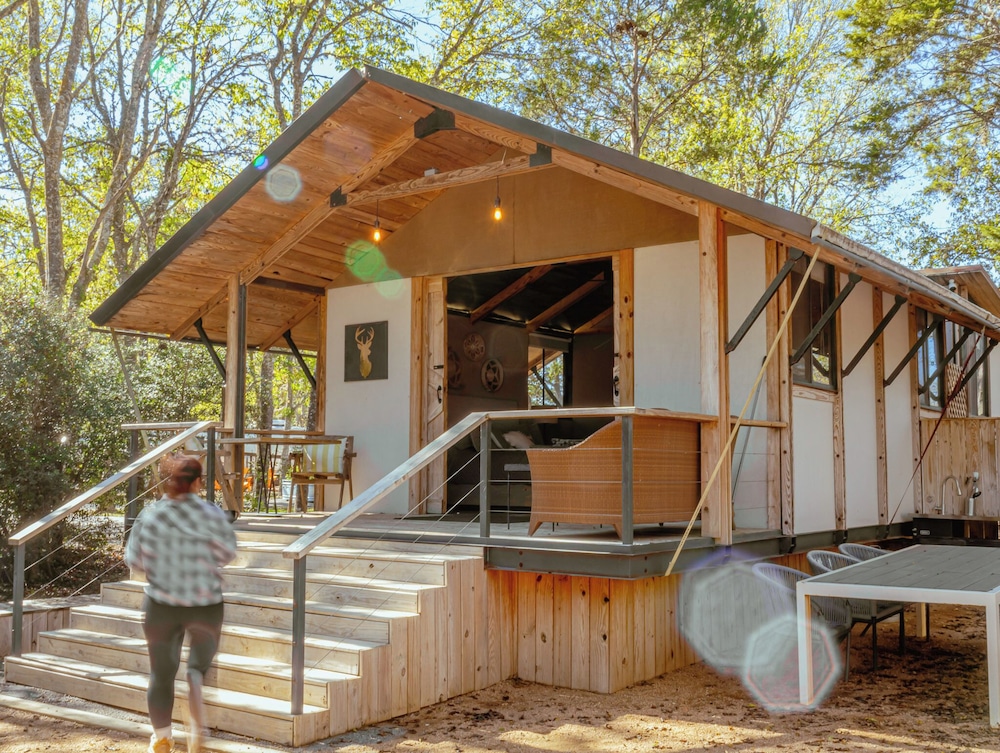 Deluxe Cabin, 1 Bedroom, Refrigerator & Microwave, Lake View