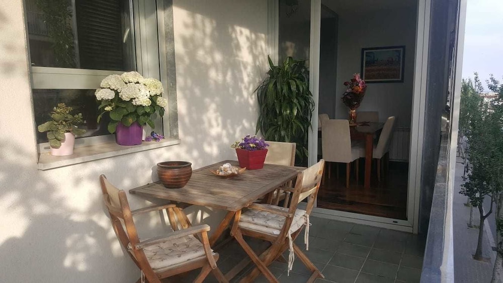 Deluxe Apartment, 3 Bedrooms, Accessible, Terrace photo 2