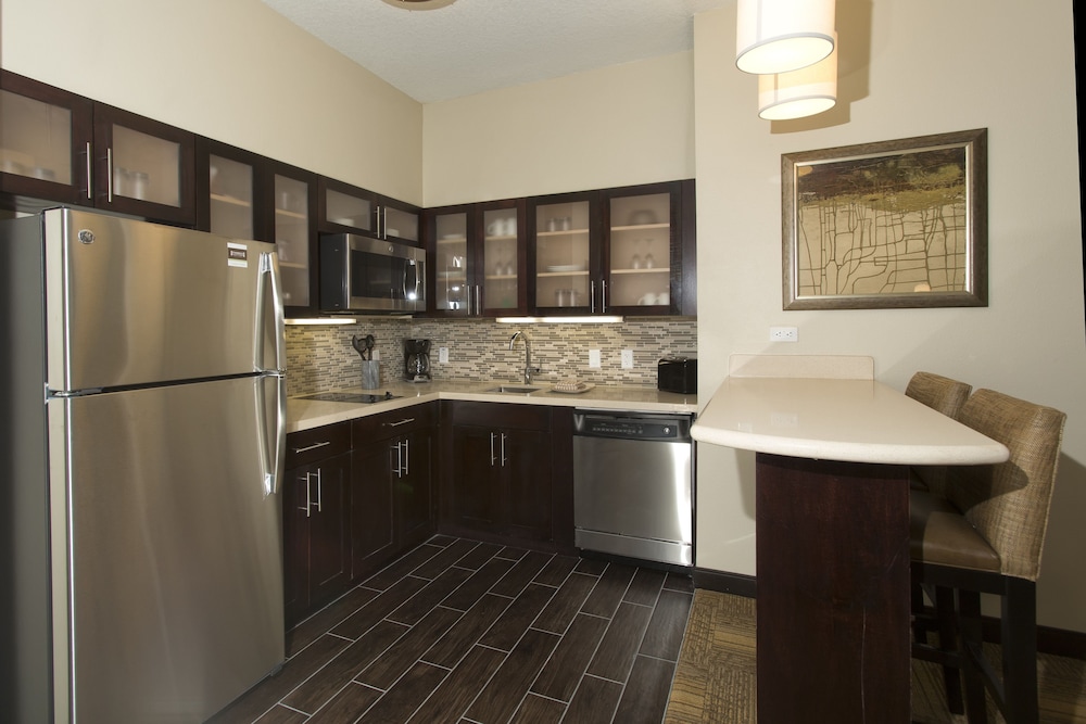 Suite, 2 Queen Beds, Kitchen