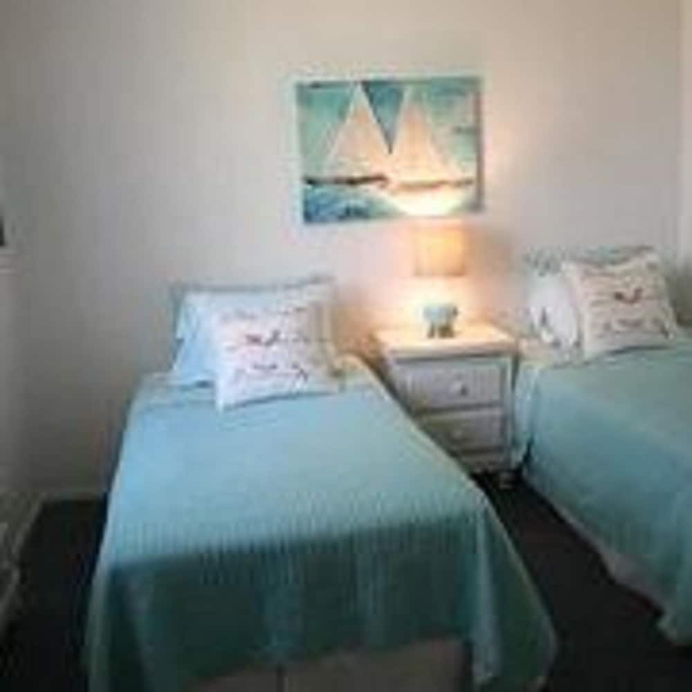 Apartment, 2 Bedrooms, Sea Facing photo 3