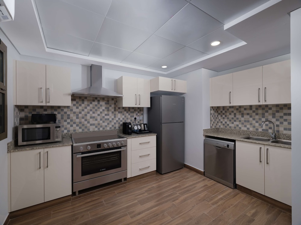 Suite, 1 Bedroom, Accessible (Access) - Photo 2