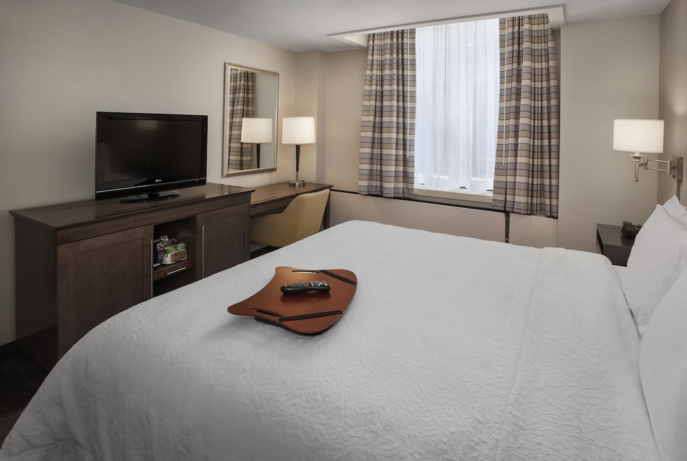 Room, 1 King Bed, Non Smoking photo 2