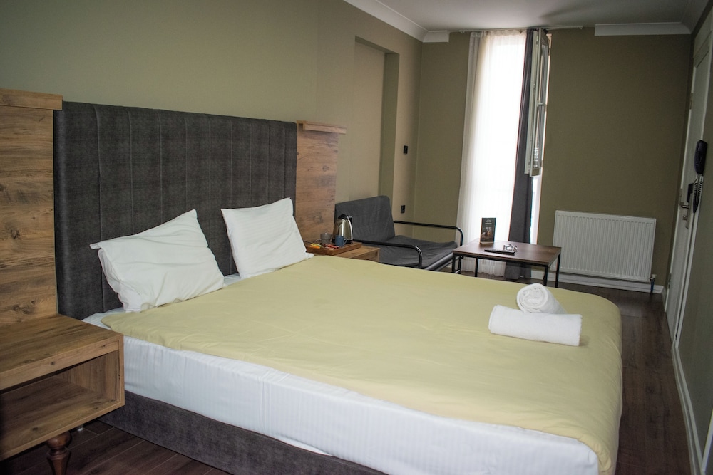 Double Room - Photo 4