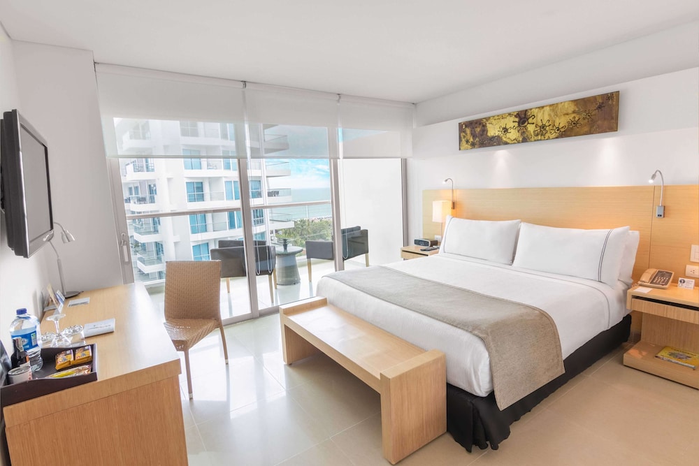 Standard Room, 1 Queen Bed - Photo 3