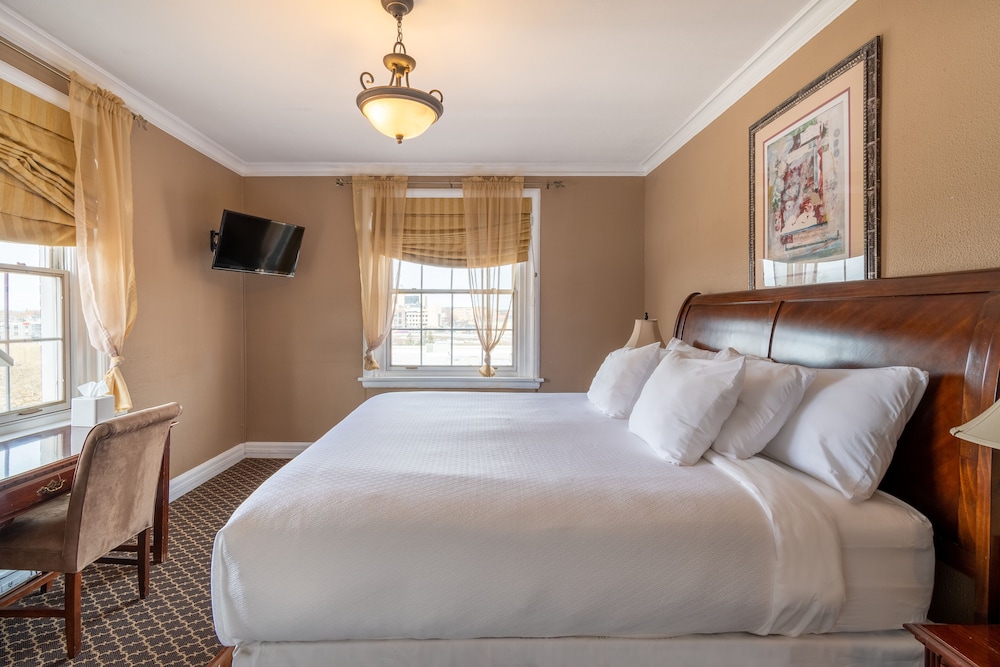 Classic Room, 1 King Bed - Photo 1