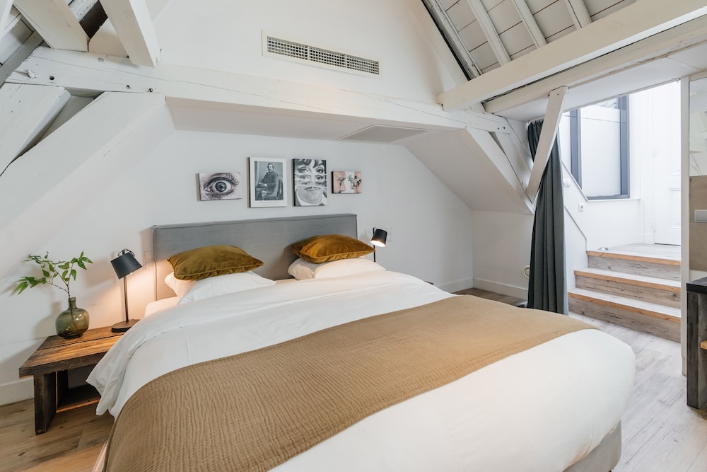 Standard Double Room (Small)