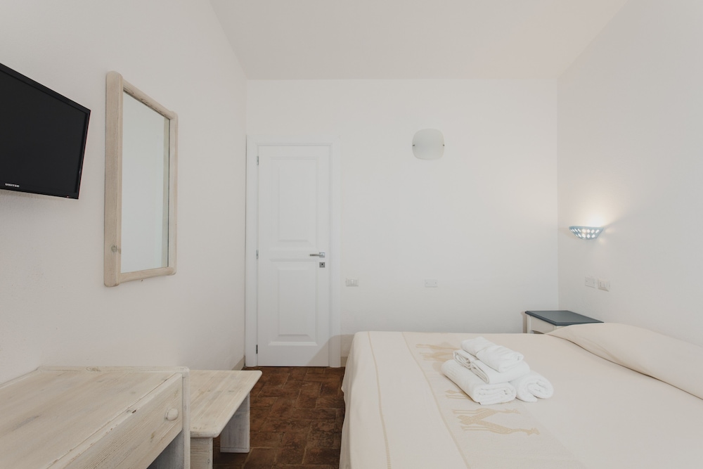 Family Room, 2 Bedrooms