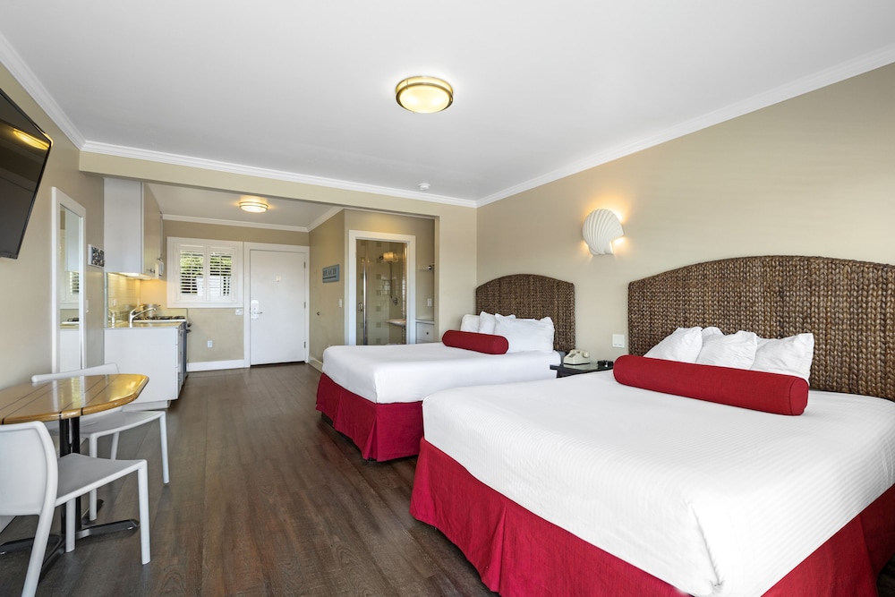 2 Queen Beds, Ocean View with Balcony & Kitchen - Photo 3