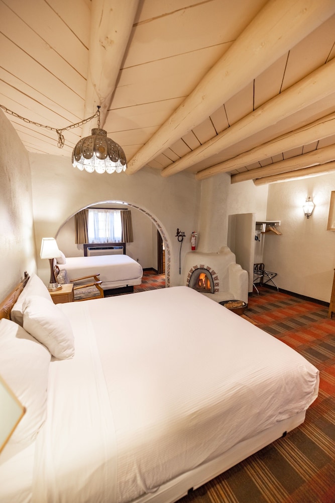 Superior Room, 2 Queen Beds (Historic Sagebrush Room Two Beds) - Photo 6