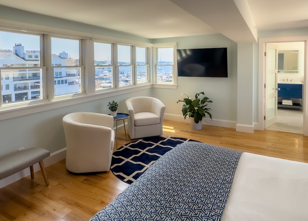 Premier Suite, 1 King Bed, Balcony, Harbor View photo 1