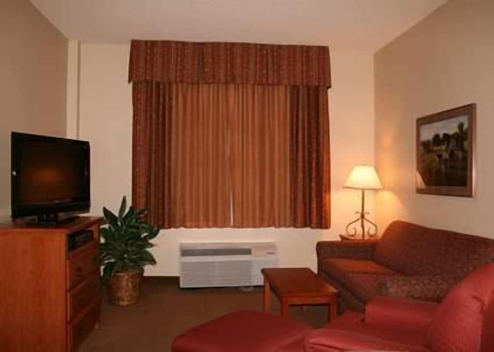 Suite, 2 Queen Beds, Kitchen - Photo 3