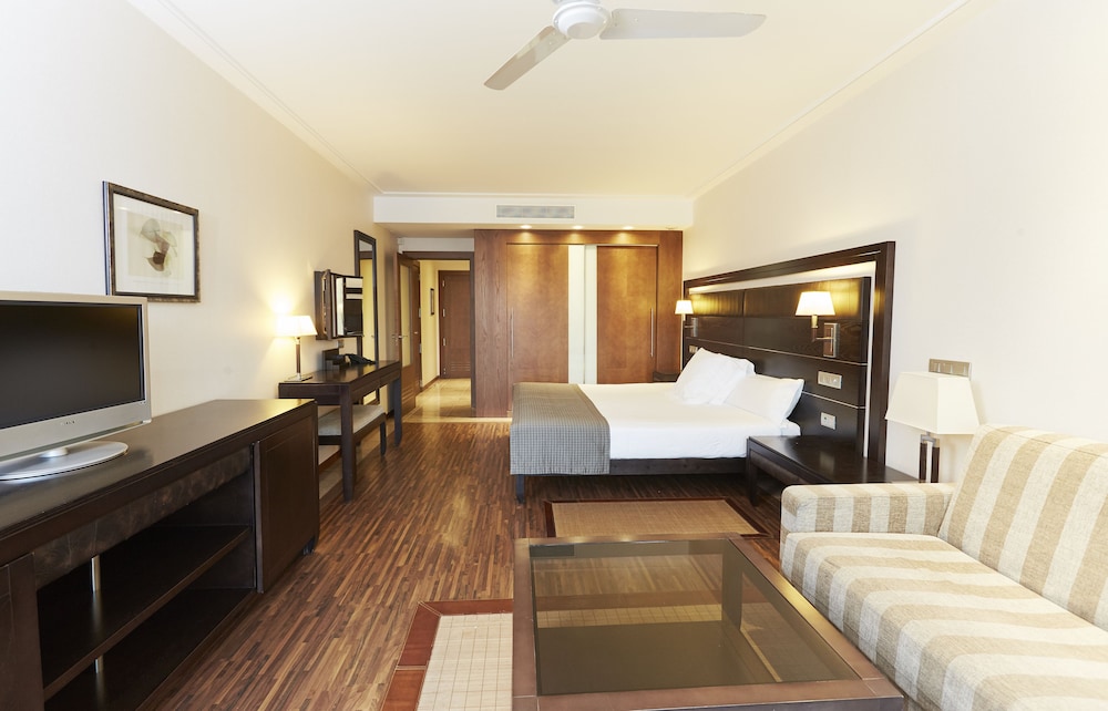 Junior Studio Suite, Balcony - Photo 3
