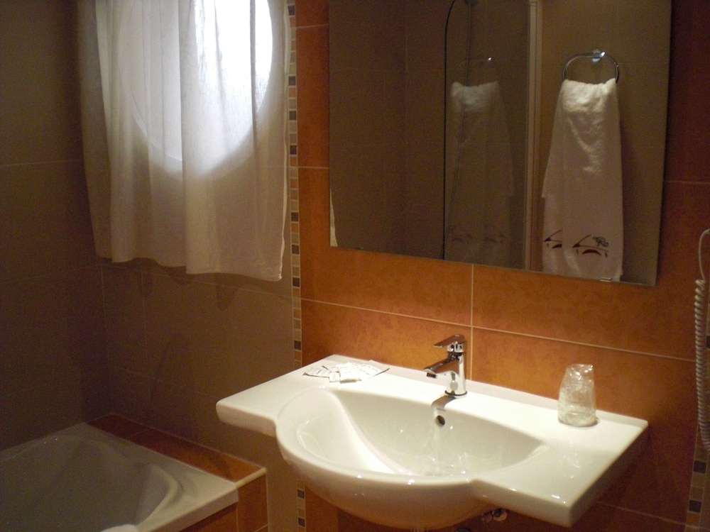 Double Or Twin Room photo 3