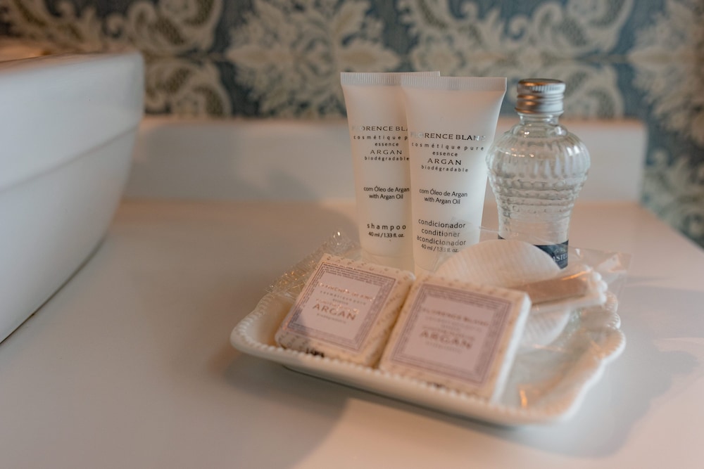 Deluxe Double Room, City View - Photo 12