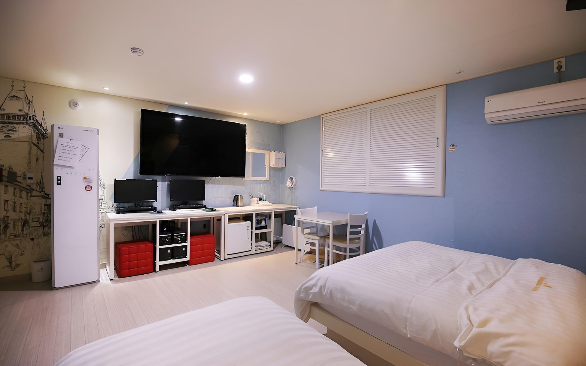 Room (Twin bed (75 inch TV + whirlpool + Ne) - Photo 3