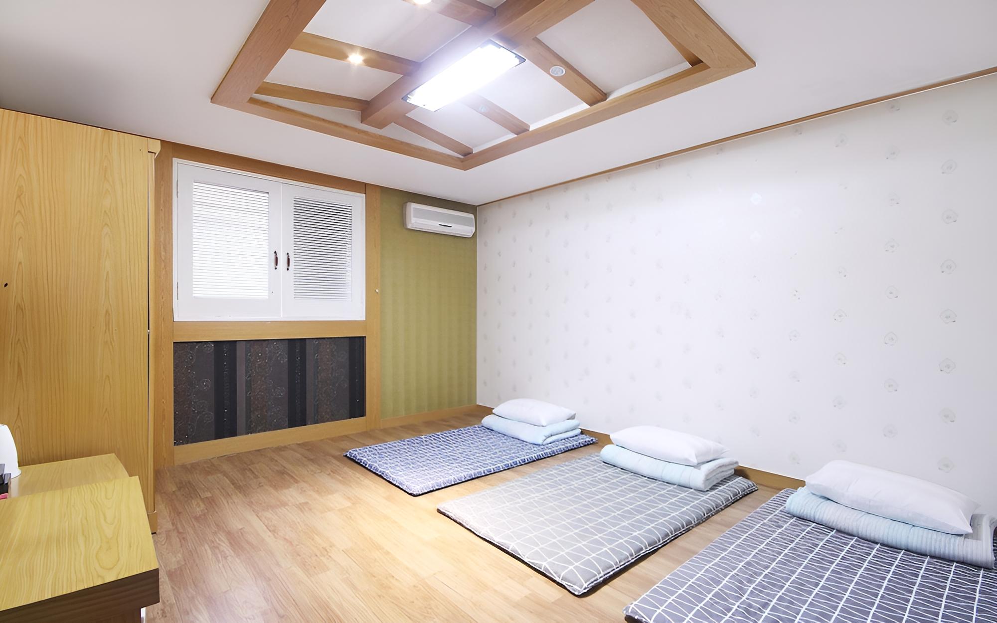Room (Korean) - Photo 1