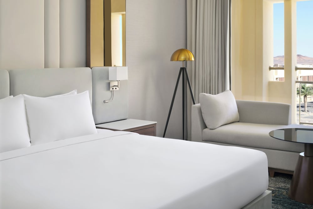 Junior Suite, 1 Double Bed, Kitchen, Pool View photo 1