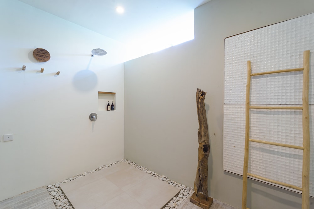 Standard Room - Photo 9