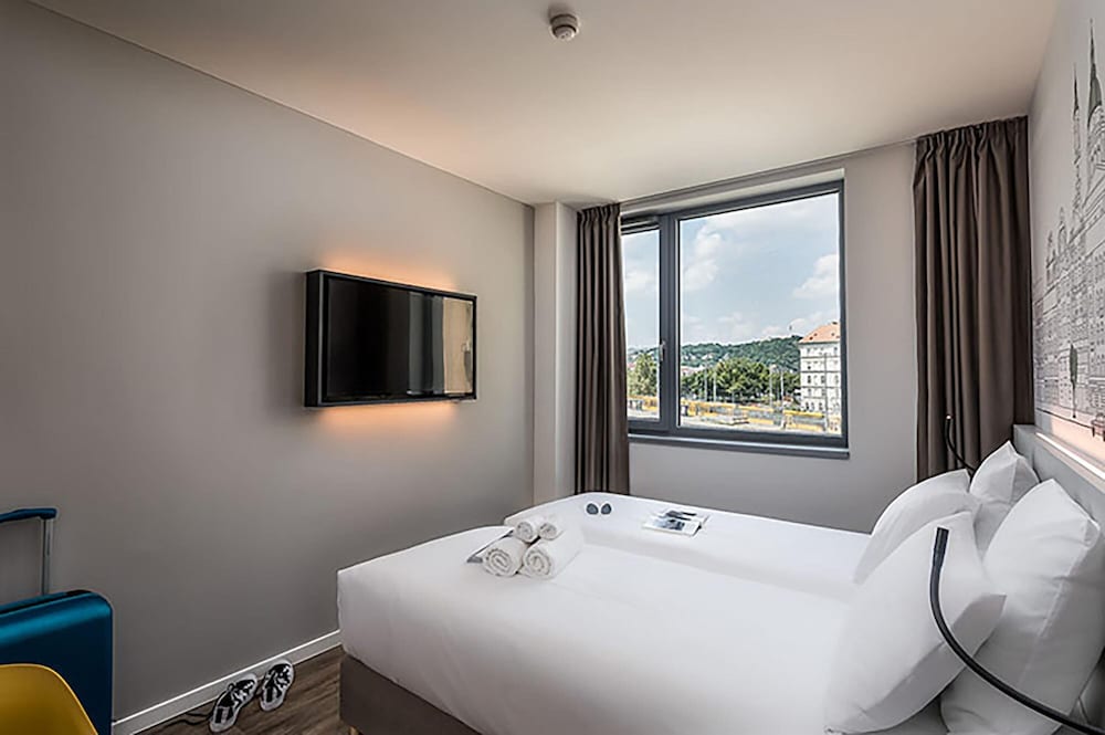 Quadruple Room, River View