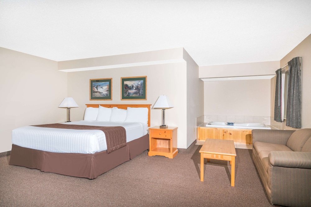 Suite, 1 King Bed with Sofa bed, Non Smoking - Photo 3