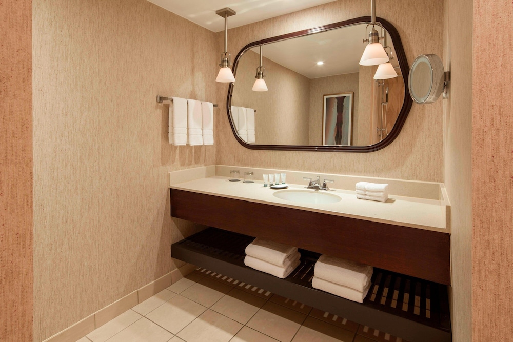 Executive Room, 1 King Bed - Photo 7